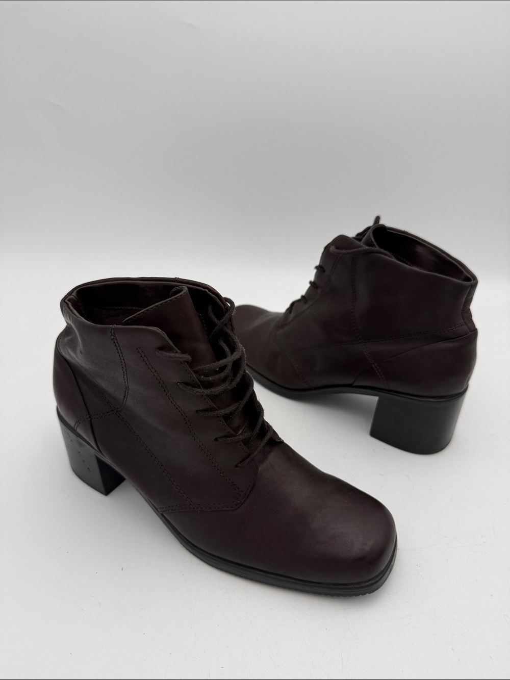 Vintage white MT Women’s Dark Brown Leather Lace-Up Ankle Boots 7.5M Y2K goth